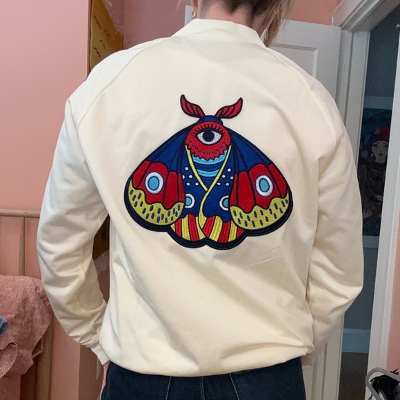 adidas Originals Cream Sweatshirt with Moth Embroidery M - Picture 3 of 15